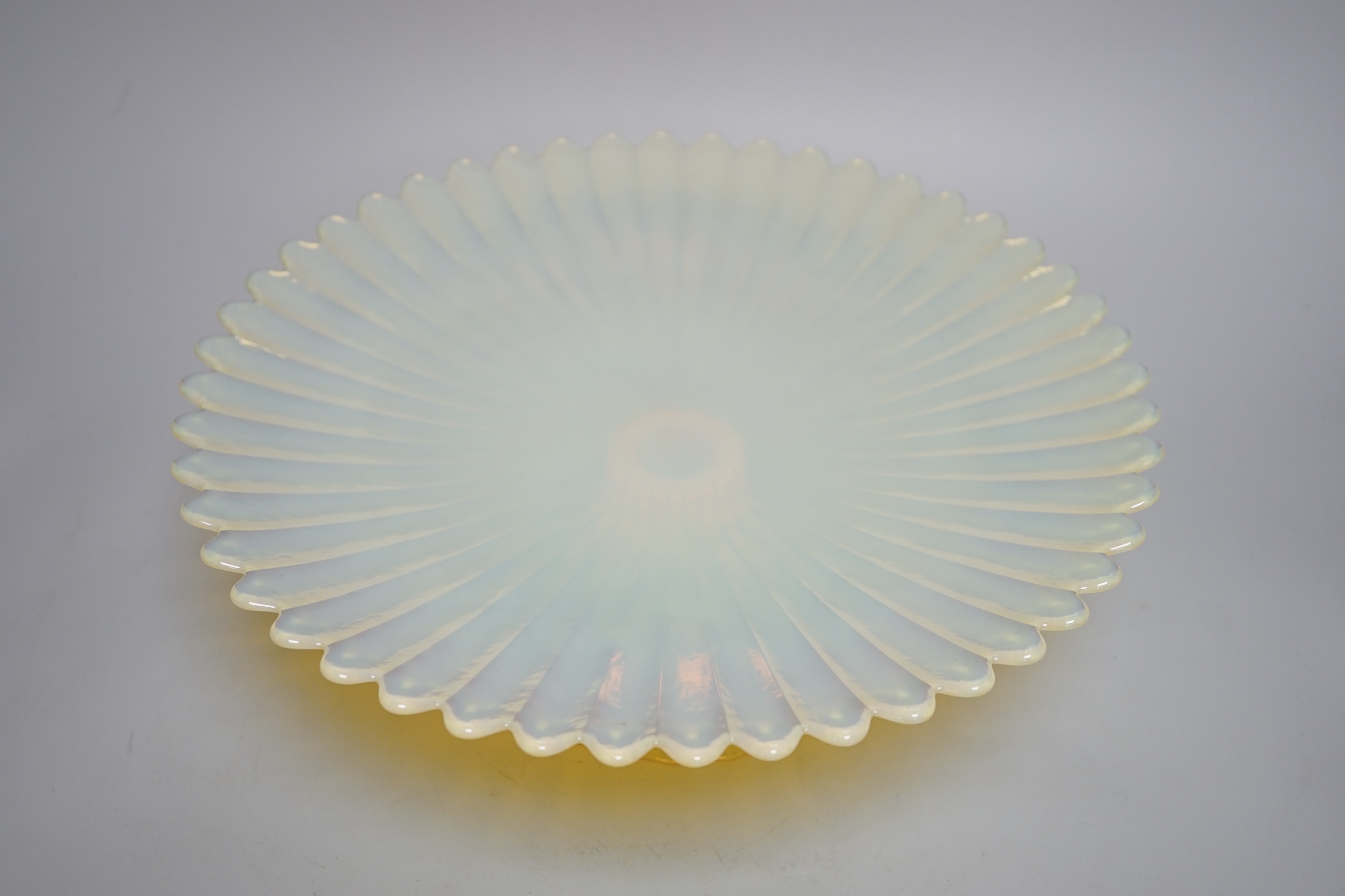 A Facon de Venise opalescent glass tazza, 31cm diameter